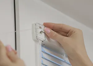 /products/Монтаж_для_попапа/горизонтальные_кассетные_жалюзи_монтаж_замер/КРЕПЛЕНИЕ НА САМОРЕЗЫ/8.webp
